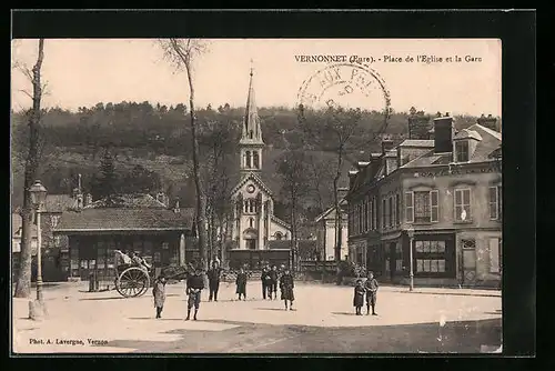 AK Vernonnet, Place de l`Eglise et la Gare