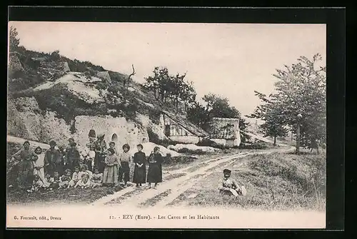 AK Ezy, Les Caves et les Habitants