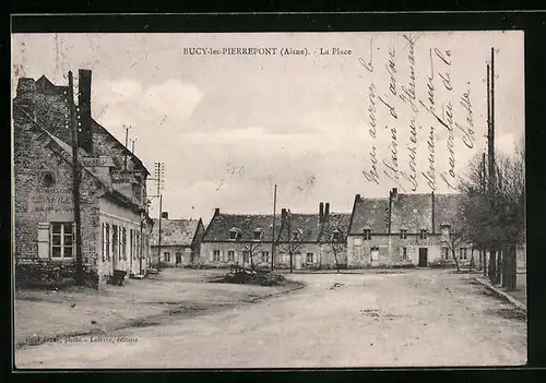 AK Bucy-les-Pierrepont, La Place