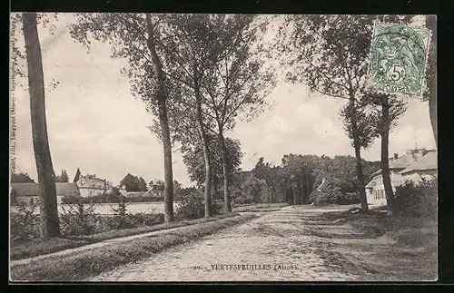 AK Vertesfeuilles, Une rue, Strassenpartie