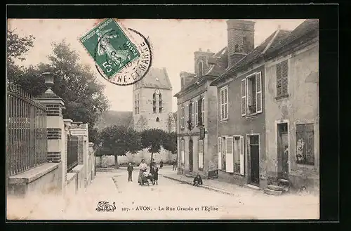 AK Avon, La Rue Grande et l`Eglise
