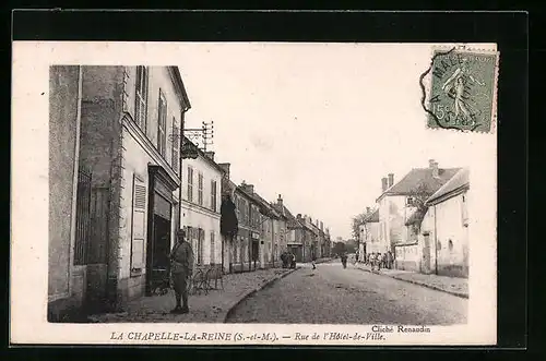 AK La Chapelle-la-Reine, Rue de l`Hotel de Ville