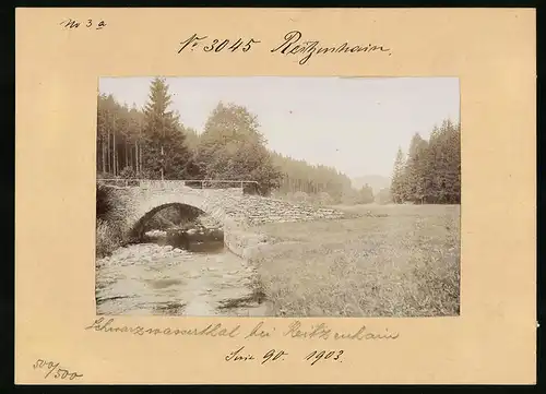 Fotografie Brück & Sohn Meissen, Ansicht Reitzenhain i. Erzg., Flusspartie im Schwarzwassertal mit Steinbrücke