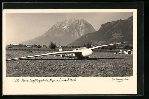 AK Aigen im Ennstal, UNION-Alpen Segelflugschule, Segelflugzeug auf dem Landeplatz