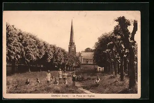 AK Dangu, La Place et l`Eglise