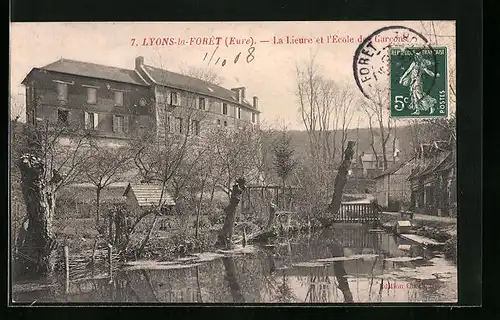 AK Lyons-la-Forêt, La Lieure et l`École des Garcons