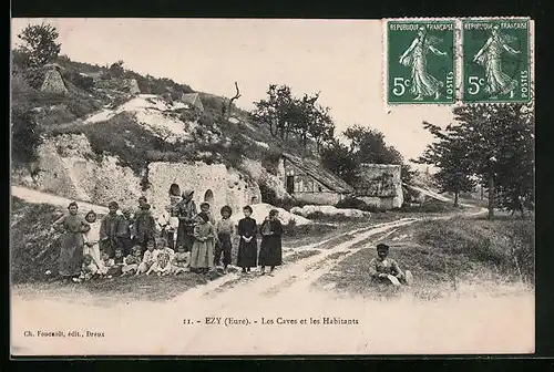 AK Ézy, Les Caves et les Habitants
