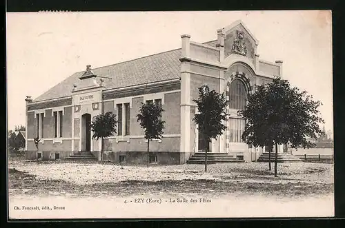 AK Ézy, La Salle des Fêtes