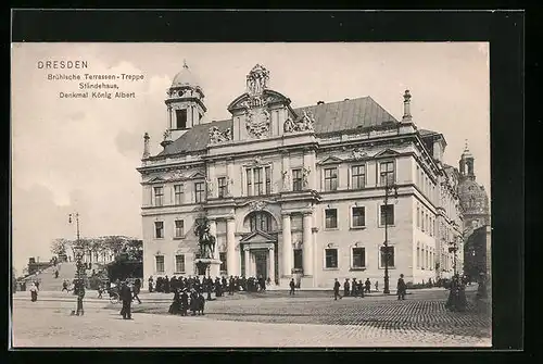 AK Dresden, Brühl'sche Terrassen-Treppe, Standehaus und Denkmal König Albert