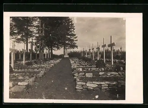 Foto-AK Friedhof mit Kriegsgräbern