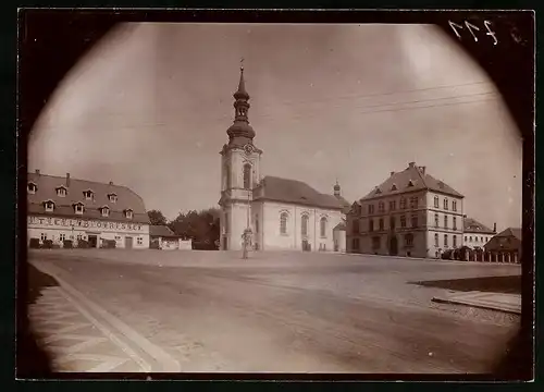 Fotografie Brück & Sohn Meissen, Ansicht Warnsdorf i. Böhmen, Blick auf den Markt, mit Hotel Börse und Pfarrkirche