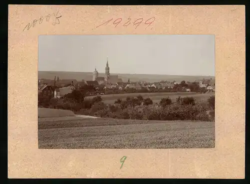 Fotografie Brück & Sohn Meissen, Ansicht Mügeln Bez. Leipzig, Ortspanorama mit Kirche