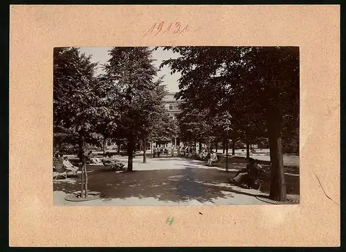 Fotografie Brück & Sohn Meissen, Ansicht Dresden, Verwundete Soldaten im Park am reserve-Lazarett