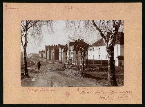 Fotografie Brück & Sohn Meissen, Ansicht Kamenz i. S., Strasse an der Kaserne von Norden gesehen