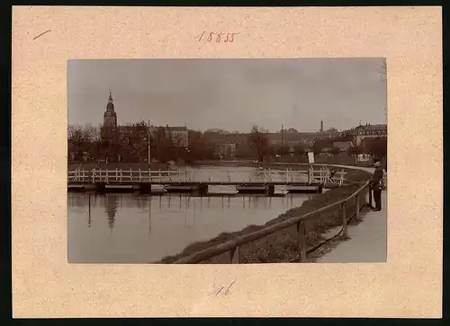 Fotografie Brück & Sohn Meissen, Ansicht Döbeln i. Sa., Partie an der Mulde mit Blick zur Stadt