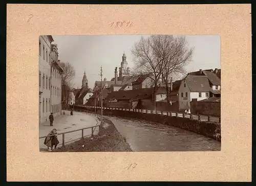 Fotografie Brück & Sohn Meissen, Ansicht Döbeln i. Sa., Partie am Salzgraben mit Blick zur Kirche