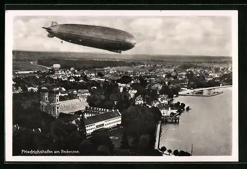 AK Friedrichshafen a. B., Hafenpartie mit Zeppelin