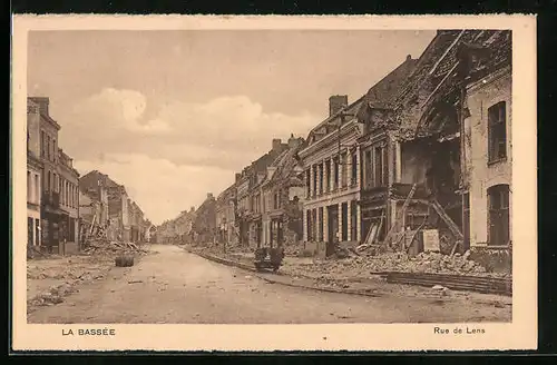 AK La Bassée, Kriegsruinen in der Rue de Lens