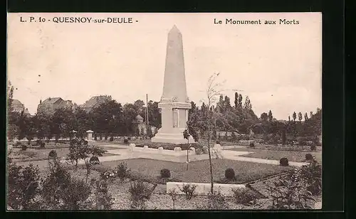 AK Quesnoy-sur-Deule, Le Monument aux Morts