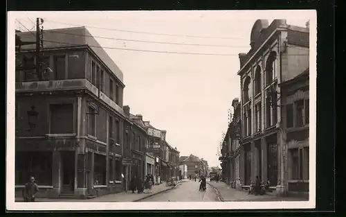 AK Somain, La Rue Sadi-Carnot, Vue de la Place J. Jaures