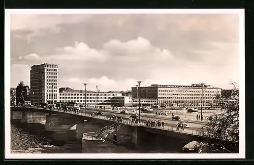 AK Frankfurt a. M., An der Friedensbrücke