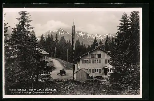 AK Walserschanz, Österreichisches Grenzwirtshaus mit Bergpanorama