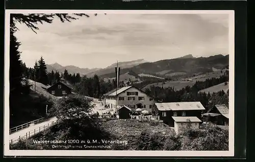 AK Österreichisches Grenzwirtshaus Walserschanz mit Fahne