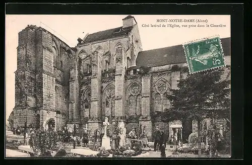 AK Mont-Notre-Dame, Côté latéral de l`Eglise, vue prise dans le Cimetière