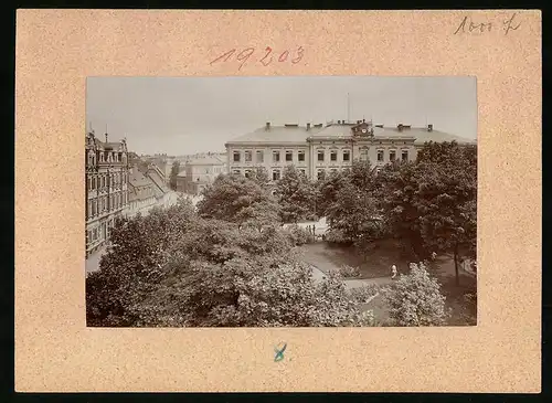 Fotografie Brück & Sohn Meissen, Ansicht Döbeln, Körnerplatz mit umliegenden Gebäuden
