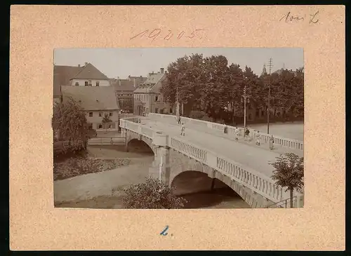 Fotografie Brück & Sohn Meissen, Ansicht Döbeln, Niederbrücke mit Bäckerei von Mor