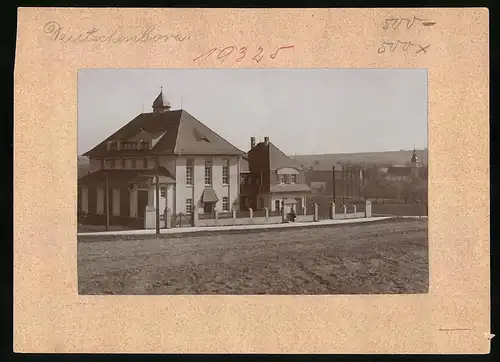 Fotografie Brück & Sohn Meissen, Ansicht Deutschenbora / Nossen, Gebäude mit Strassenpartie