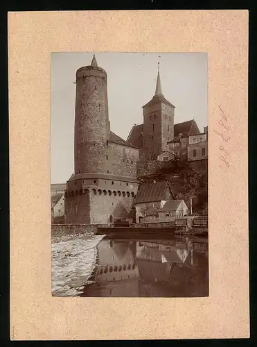 Fotografie Brück & Sohn Meissen, Ansicht Bautzen, Spreepartie am Wehr mit altem Turm