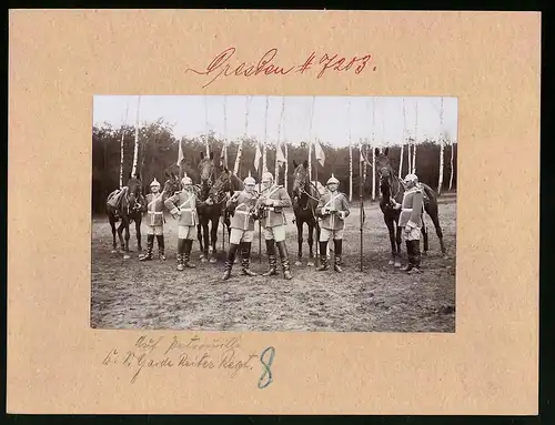 Fotografie Brück & Sohn Meissen, Ansicht Dresden, Königlich Sächsisches Gardereiter-Regiment auf Patrouille, Pickelhaube