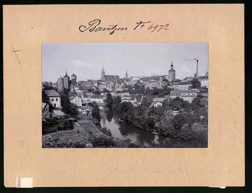 Fotografie Brück & Sohn Meissen, Ansicht Bautzen, Stadtansicht mit Flusspartie