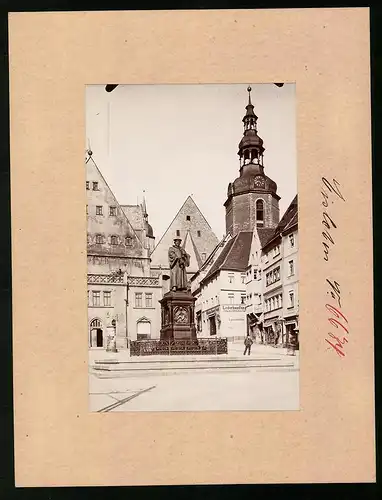 Fotografie Brück & Sohn Meissen, Ansicht Eisleben, Marktplatz mit Ladengeschäft Lederhandlung Voigt & Luther-Denkmal
