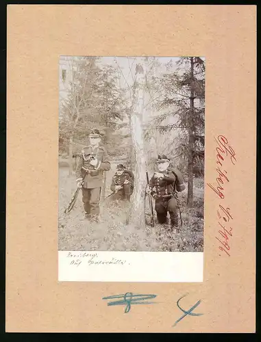 Fotografie Brück & Sohn Meissen, Ansicht Freiberg i. Sa., Soldaten in Uniform Jäger Batl. 12, Patrouille, Marschgepäck