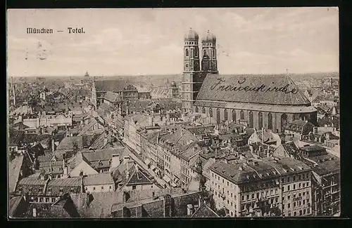 AK München, Totalansicht mit Frauenkirche aus der Vogelschau