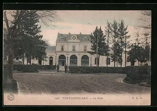 AK Fontainebleau, La Gare