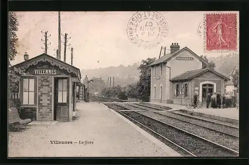 AK Villennes, La Gare