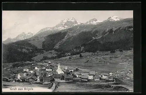 AK Brigels, Ortsansicht mit Bergpanorama