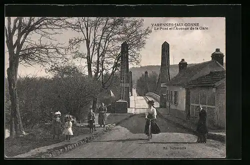 AK Varennes-Jaulgonne, Le Pont et l`Avenue de la Gare