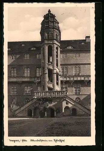 AK Torgau /Elbe, Wendelstein im Schlosshof