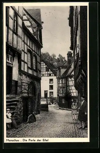 AK Monschau /Eifel, Kirchstrasse mit Kindern