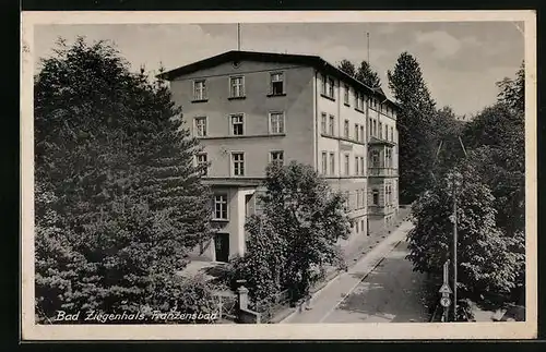 AK Bad Ziegenhals, Franzensbad mit Strassenpartie