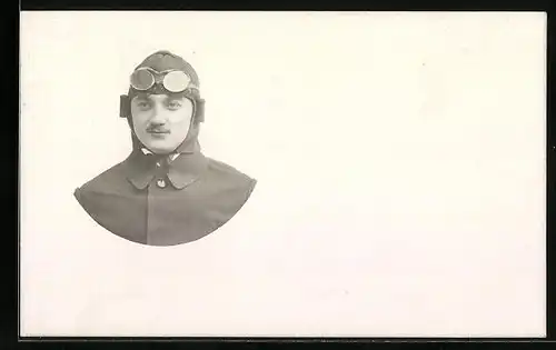AK Portrait eines Flugzeug-Piloten mit Lederkappe und Schutzbrille