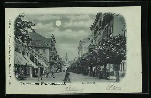Mondschein-AK Franzensbad, Kirchstrasse mit Passanten