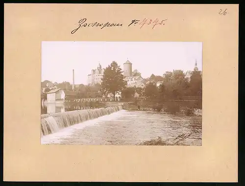 Fotografie Brück & Sohn Meissen, Ansicht Zschopau, Partie am Wehr mit Blick zum Schloss Wildeck