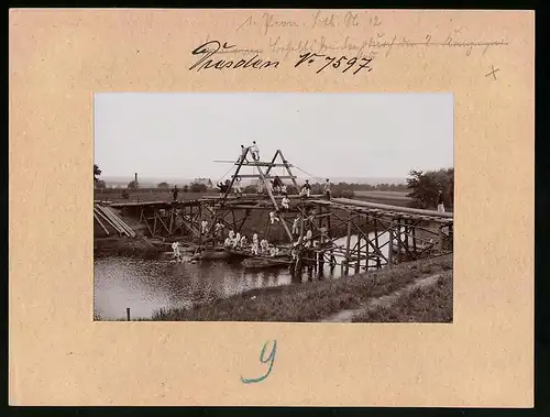 Fotografie Brück & Sohn Meissen, Ansicht Dresden, 1. Königlich Sächsisches Pionier-Bataillon beim Behelfsbrückenbau