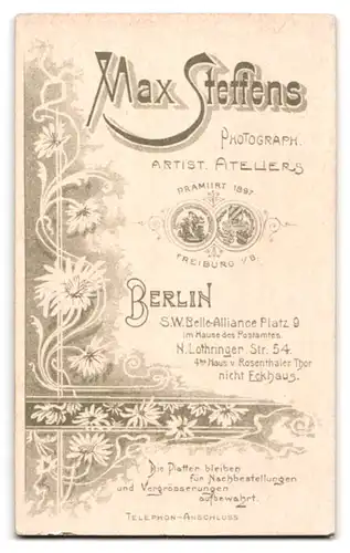 Fotografie Max Steffens, Berlin-SW, Belle-Alliance Platz 9, Elegant gekleiteter Herr mit Moustache