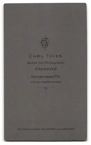 Fotografie Carl Thies, Hannover, Höltystr. 13, Kleines Mädchen und Kleinkind in Kleidern